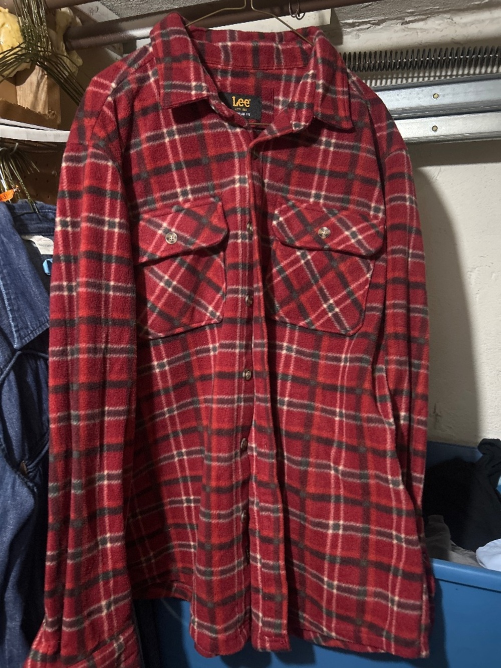 Lee Jeans Men’s Plaid Button-Up size large